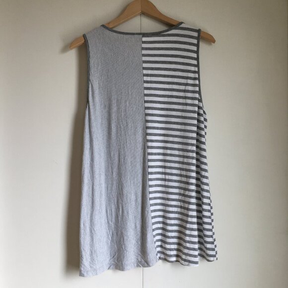 Cable & Gauge Grey and White Long Striped Eclectic A-line Tank Top - Picture 2 of 13